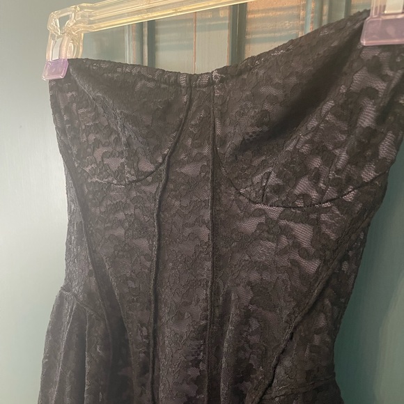 Victoria’s Secret lace bodice sleeveless dress - Picture 2 of 4